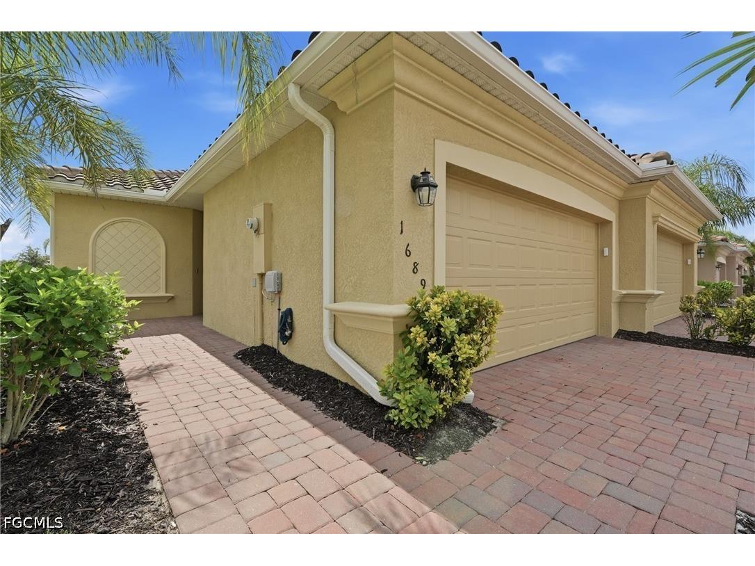 1689 Alameda Drive Naples FL 34120 2026025239 image2