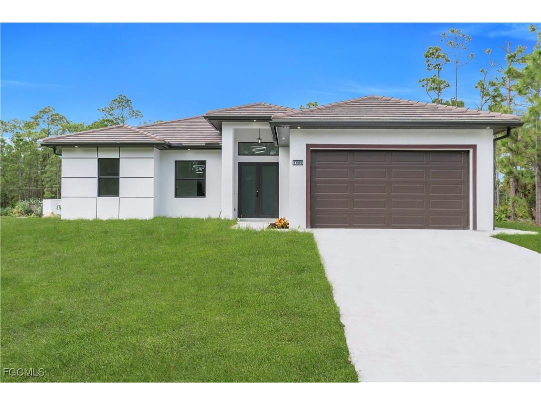 1689 Palmetto Avenue Lehigh Acres FL 33972 2025013363 image1