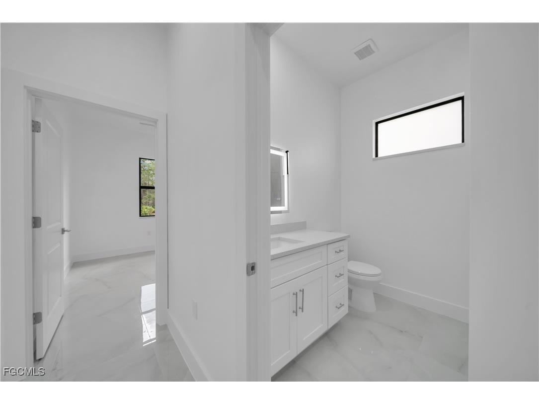 1689 Palmetto Avenue Lehigh Acres FL 33972 2025013363 image8