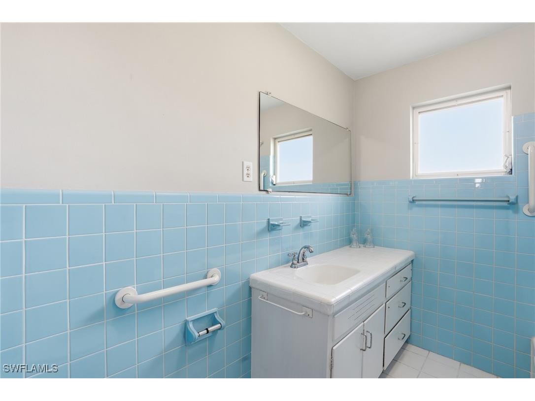 169 Viking Way Naples FL 34110 226000423 image18