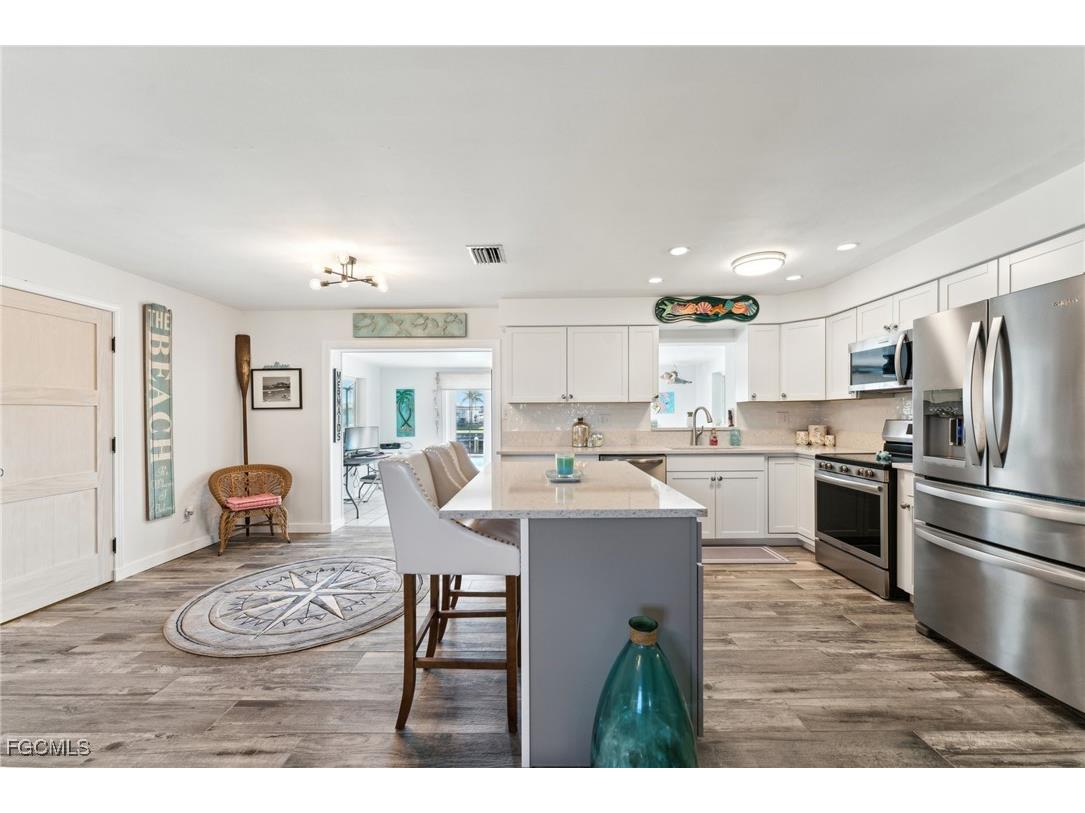 1691 Lakeside Terrace North Fort Myers FL 33903 2026000918 image15