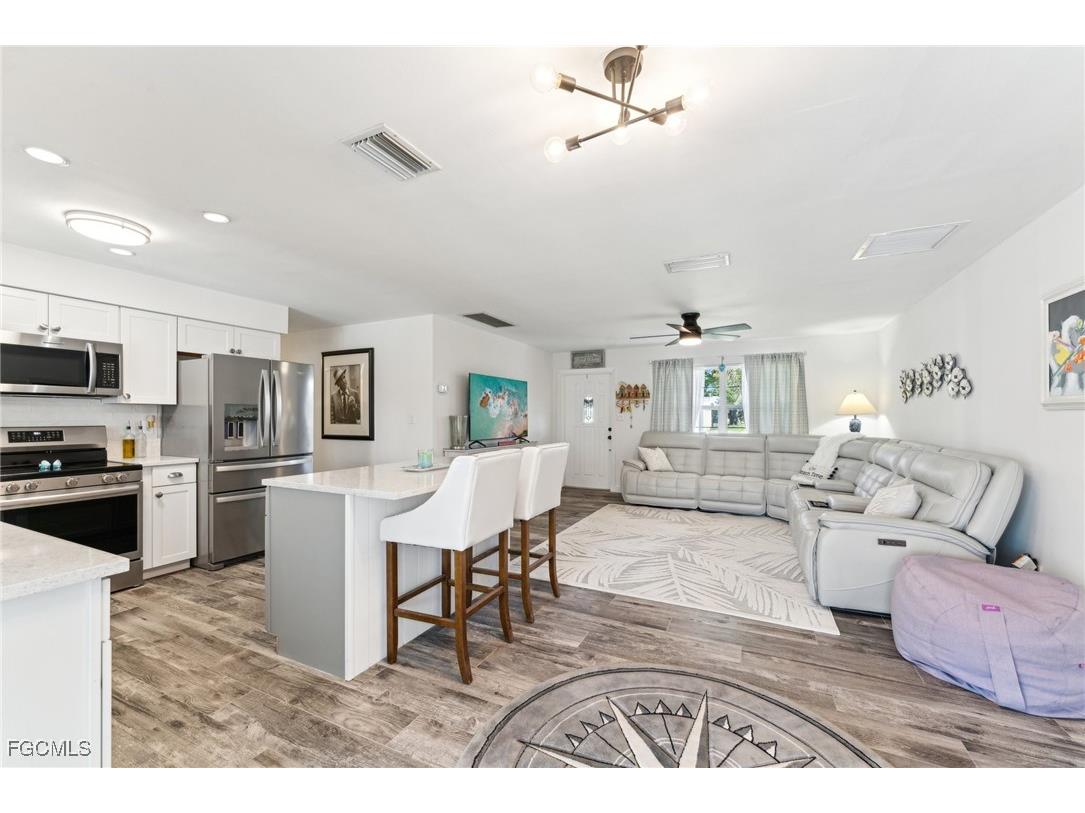 1691 Lakeside Terrace North Fort Myers FL 33903 2026000918 image16