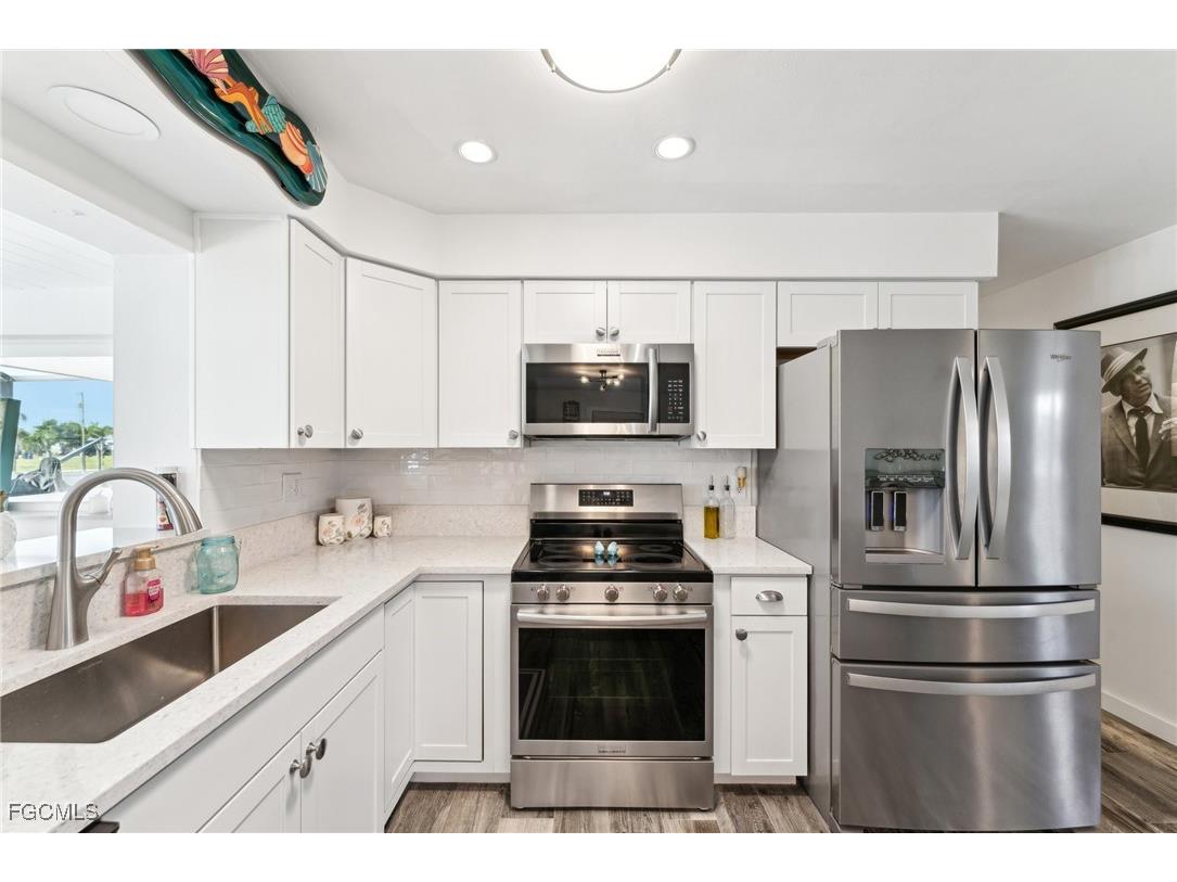 1691 Lakeside Terrace North Fort Myers FL 33903 2026000918 image20