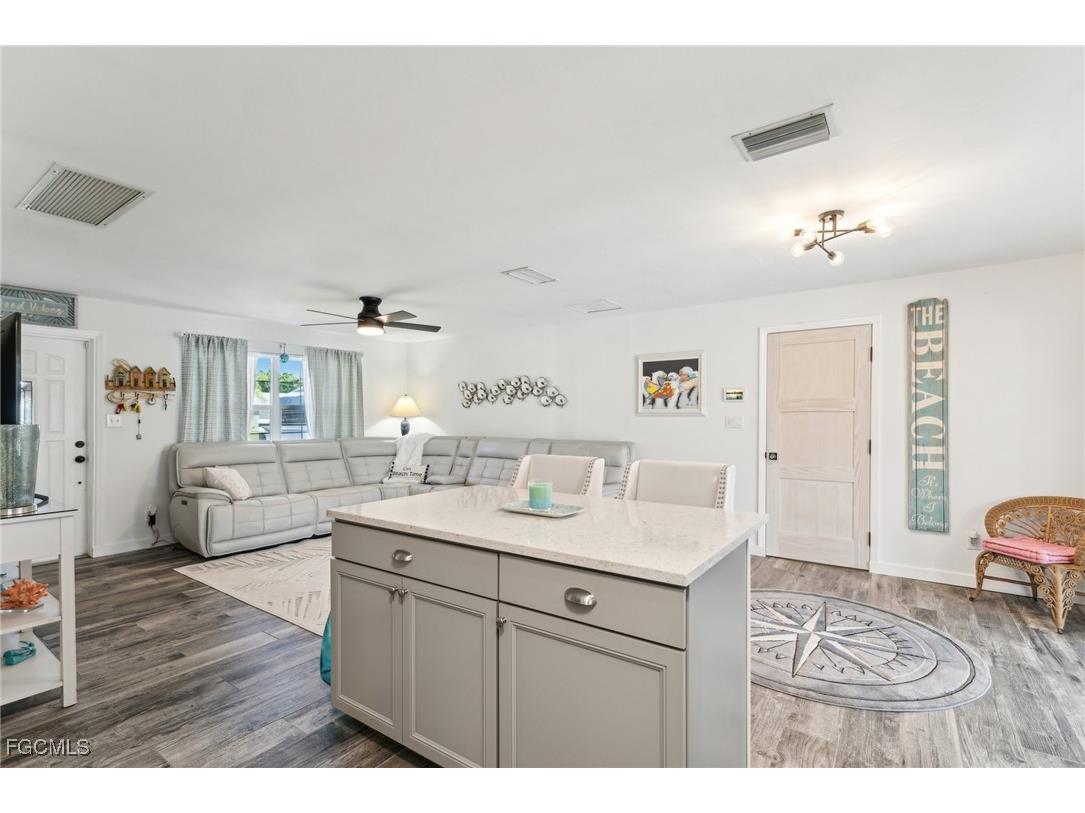 1691 Lakeside Terrace North Fort Myers FL 33903 2026000918 image22