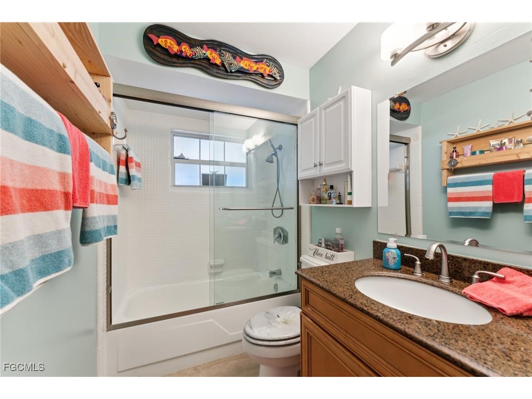 1691 Lakeside Terrace North Fort Myers FL 33903 2026000918 image23