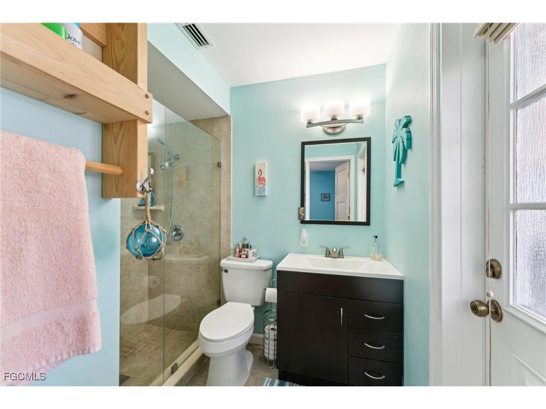 1691 Lakeside Terrace North Fort Myers FL 33903 2026000918 image30