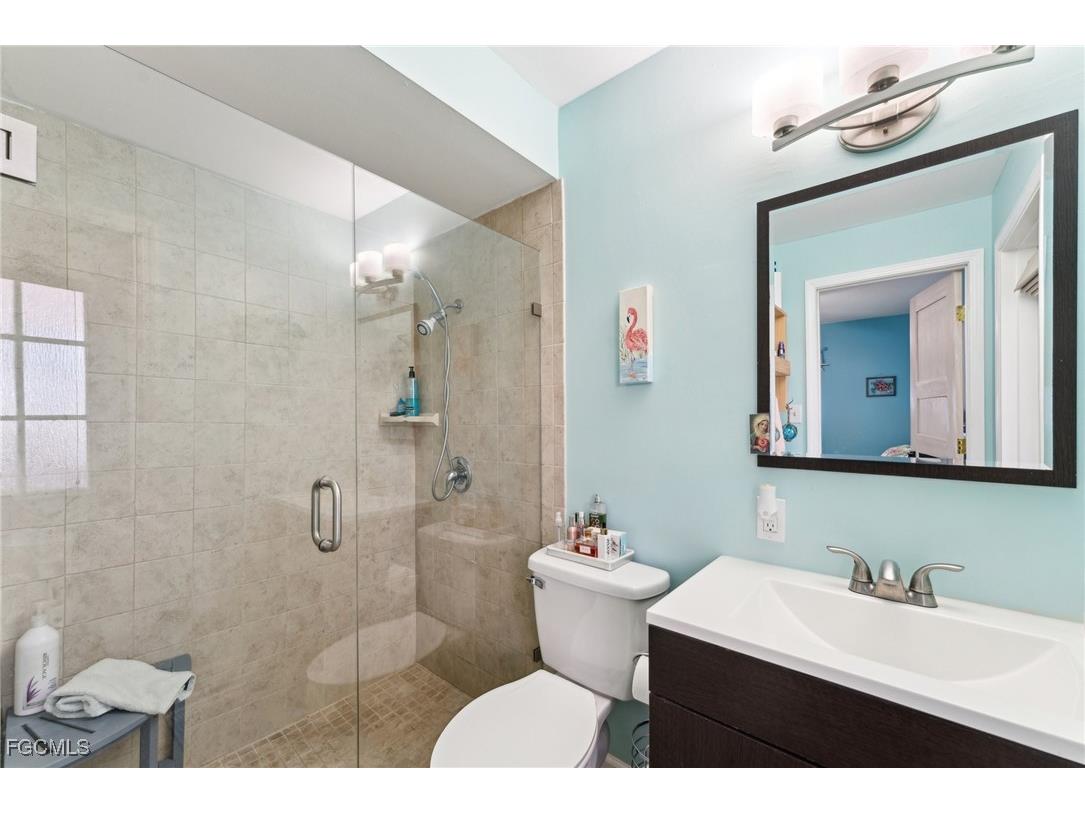 1691 Lakeside Terrace North Fort Myers FL 33903 2026000918 image31