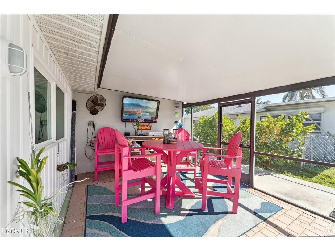 1691 Lakeside Terrace North Fort Myers FL 33903 2026000918 image36