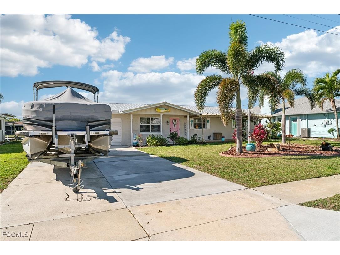 1691 Lakeside Terrace North Fort Myers FL 33903 2026000918 image7