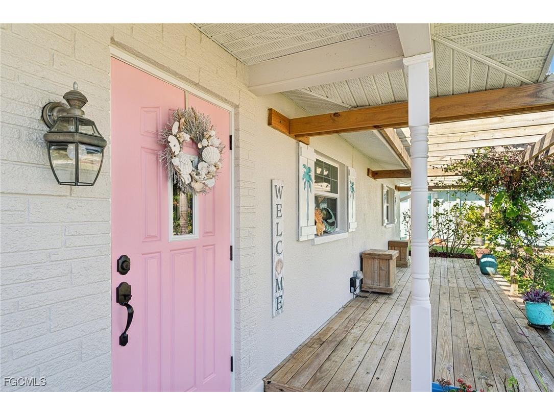 1691 Lakeside Terrace North Fort Myers FL 33903 2026000918 image8