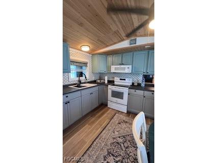 16917 Captains Drive Bokeelia FL 33922 2025003694 image9