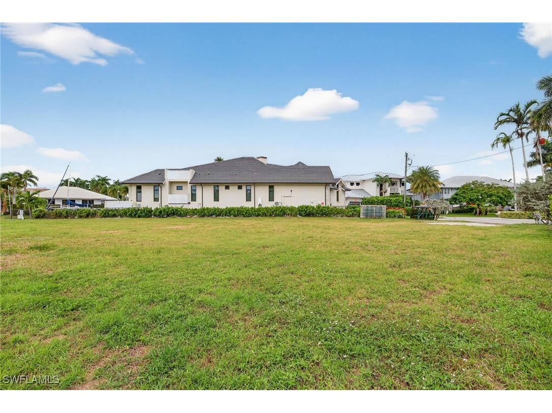 1693 Bonita Court Naples FL 34102 226005541 image6