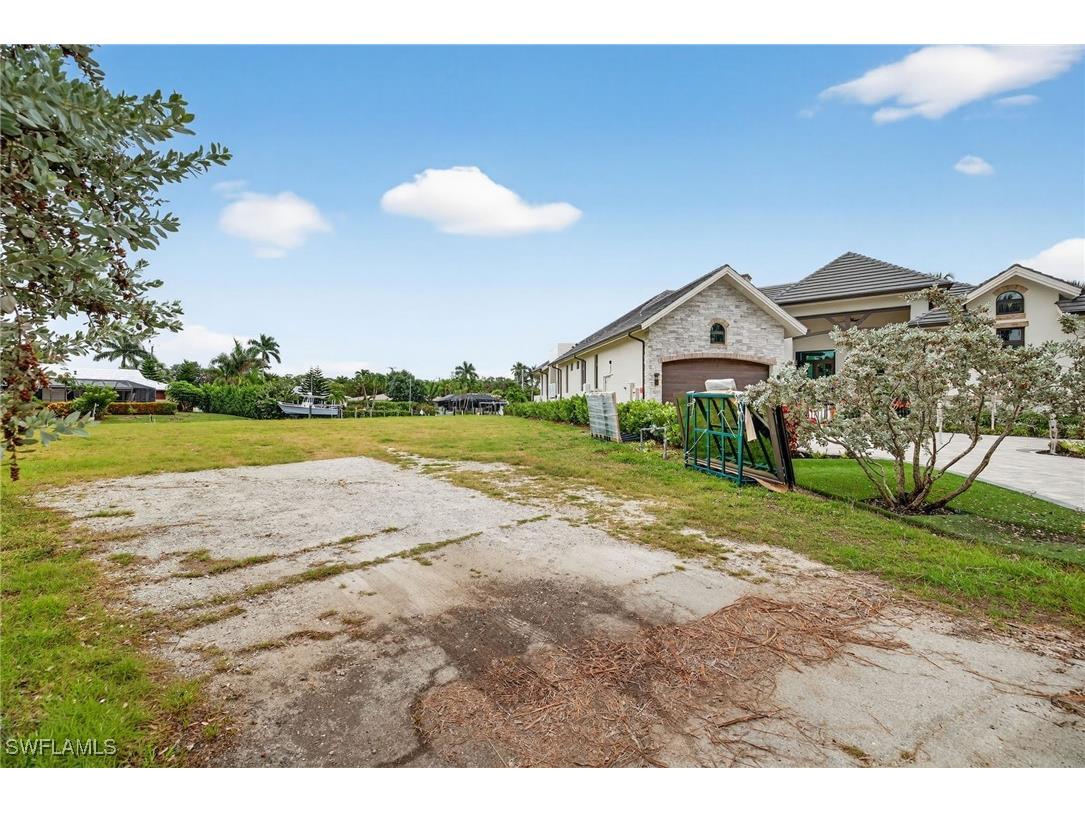 1693 Bonita Court Naples FL 34102 226005541 image9