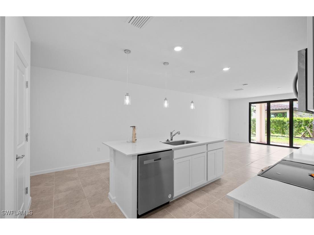 1693 Lake Jessup Circle Cape Coral FL 33909 226001976 image9