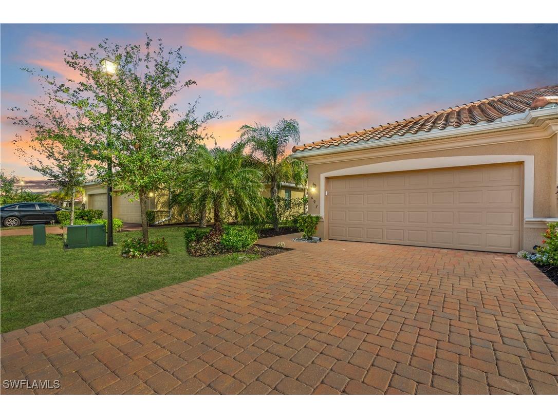 1697 Alameda Drive Naples FL 34120 224104453 image1