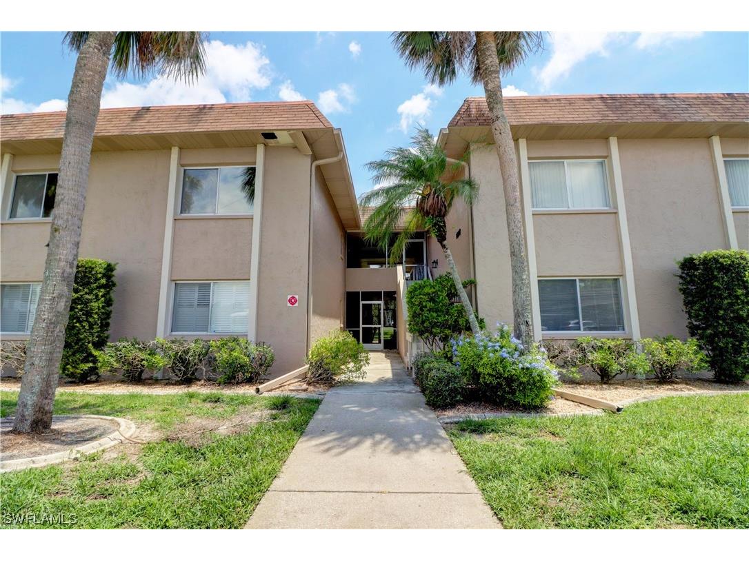 1697 Golf Club Drive #2 North Fort Myers FL 33903 223047019 image1