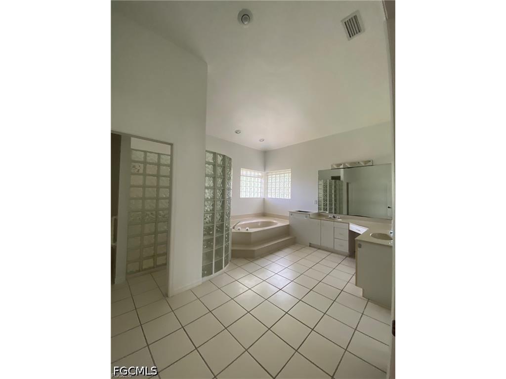 16971 Timberlakes Drive Fort Myers FL 33908 2026029379 image13