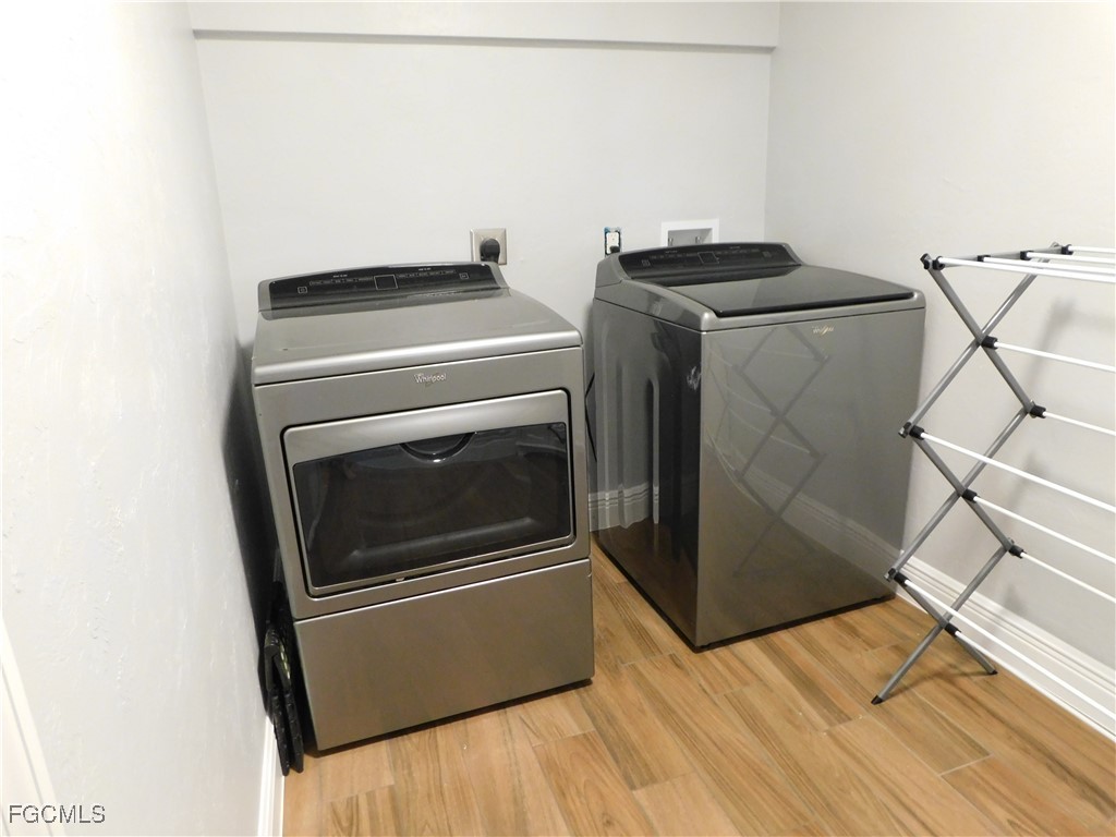 16990 Laurelin Court North Fort Myers FL 33917 2025014289 image23