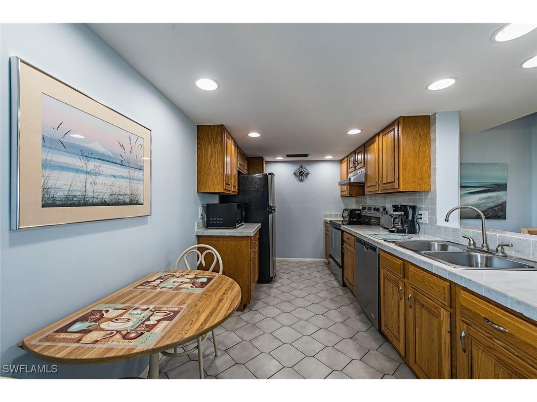 17 Bluebill Avenue #1102 Naples FL 34108 225066377 image2