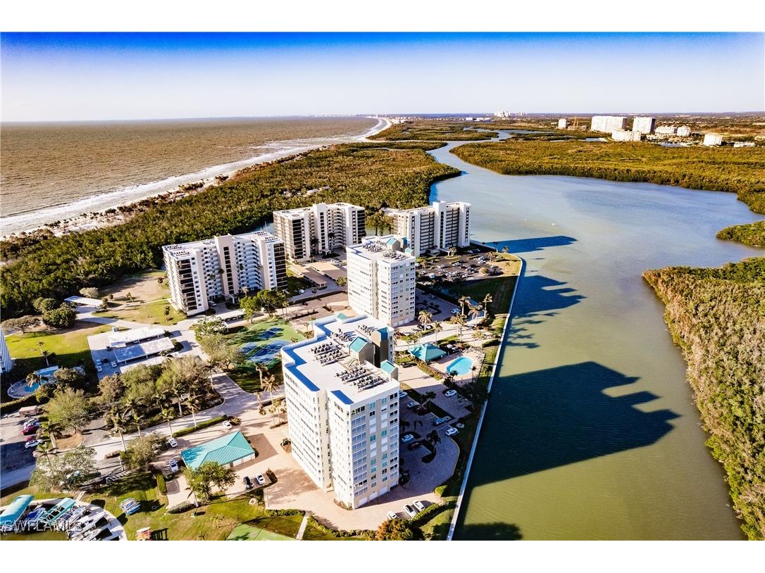 17 Bluebill Avenue #1005R Naples FL 34108 225046497 image32