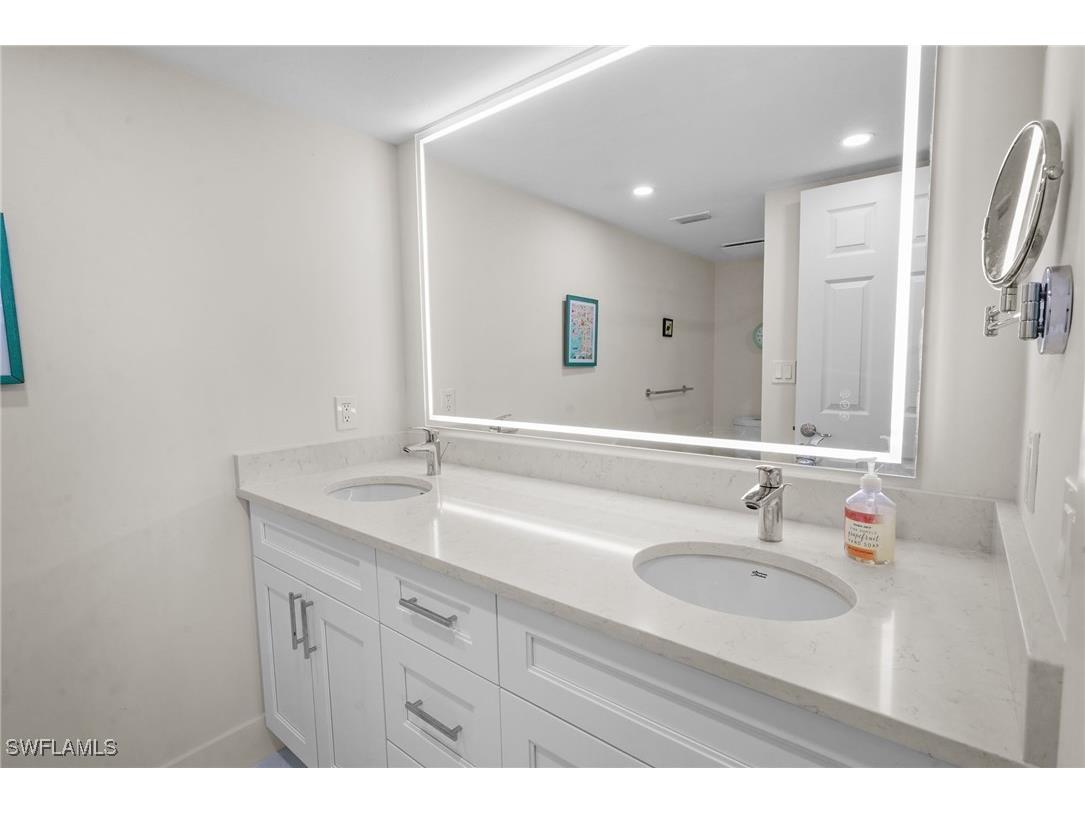 17 Bluebill Avenue #101 Naples FL 34108 225076823 image15