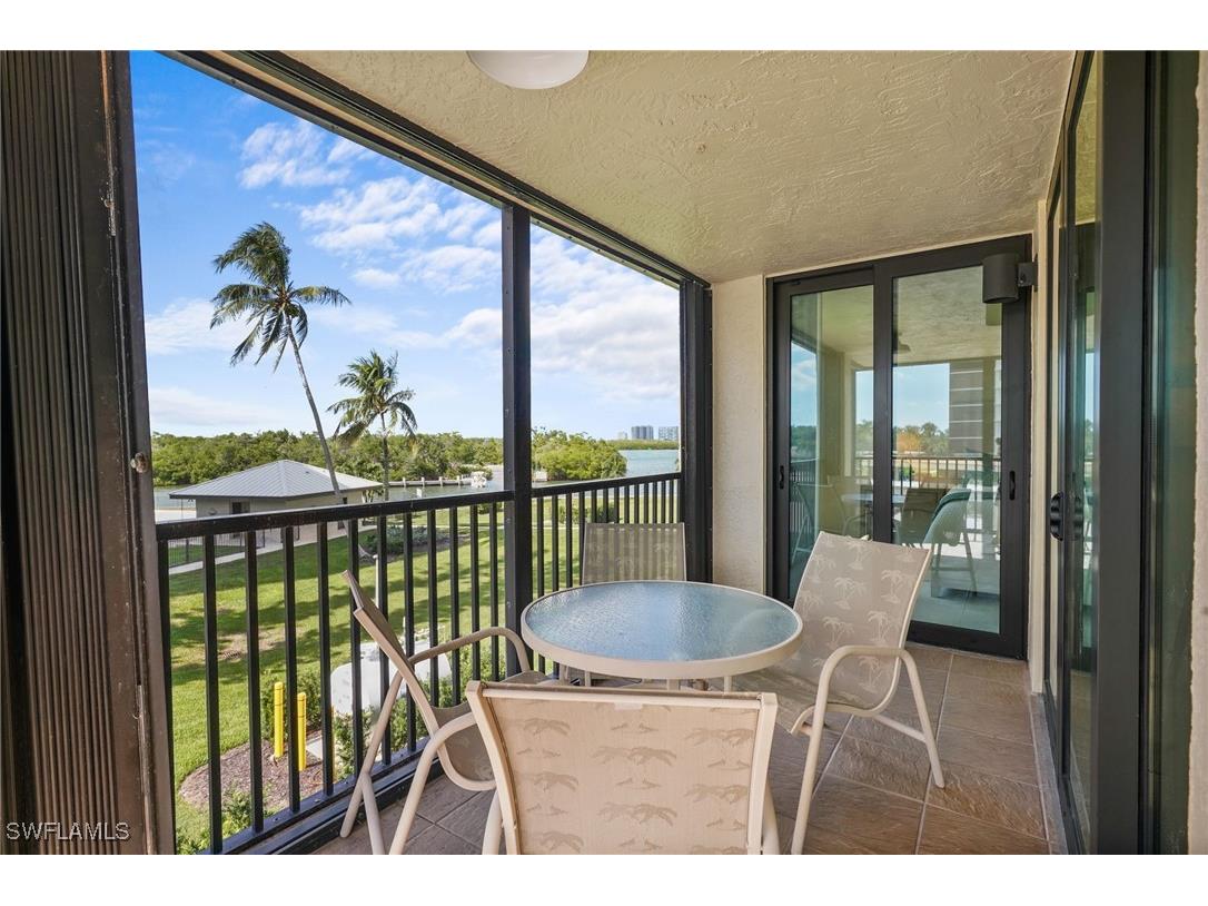 17 Bluebill Avenue #101 Naples FL 34108 225076823 image26