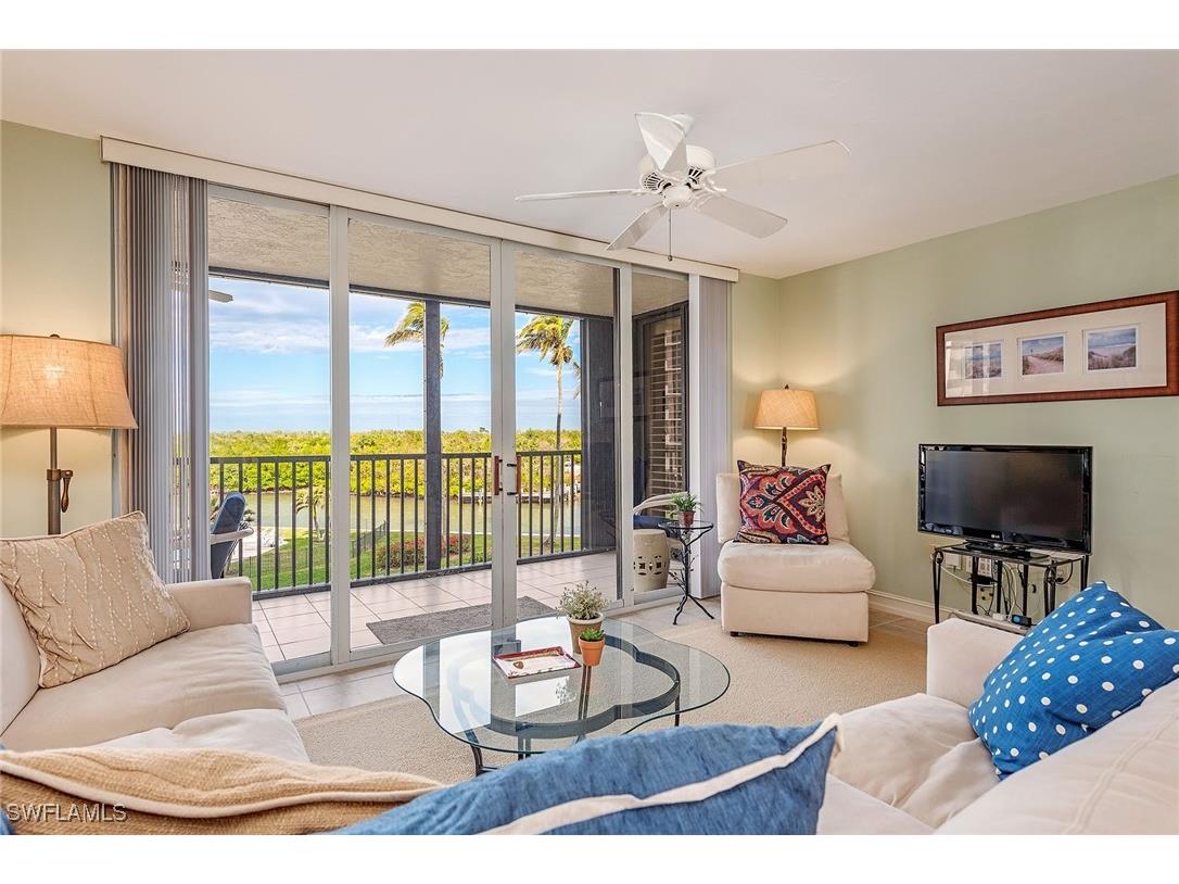 17 Bluebill Avenue #203 Naples FL 34108 225075341 image1