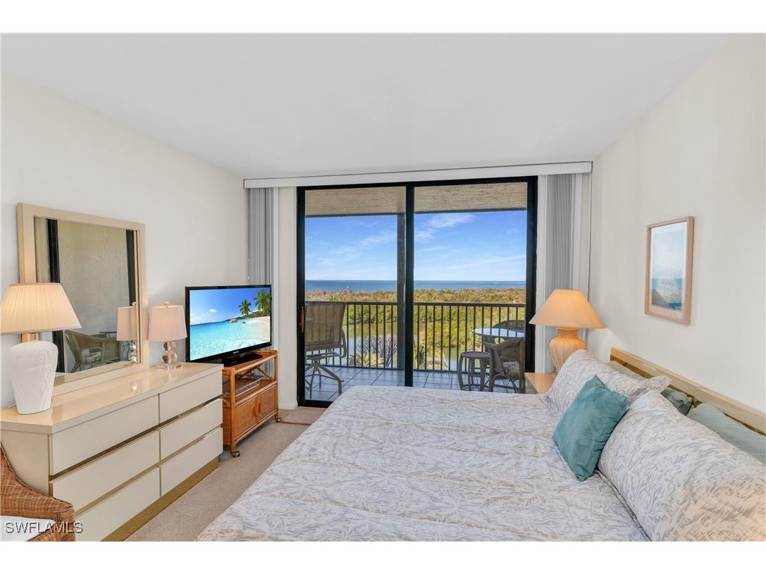 17 Bluebill Avenue #702 Naples FL 34108 225077175 image20