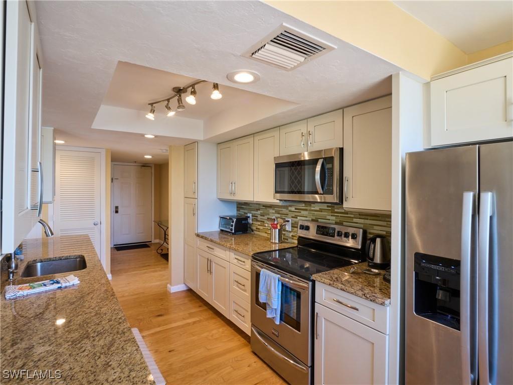 17 Bluebill Avenue #901 Naples FL 34108 225052460 image7