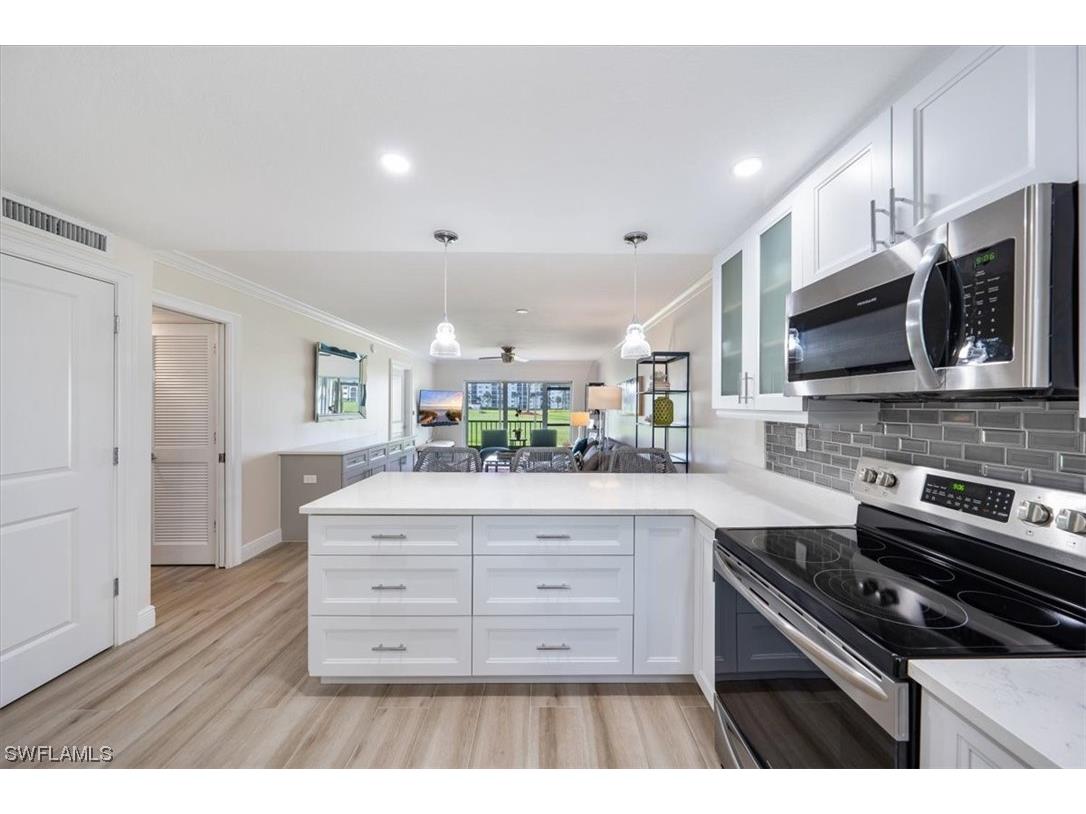 17 High Point Circle N #106 Naples FL 34103 223043063 image1