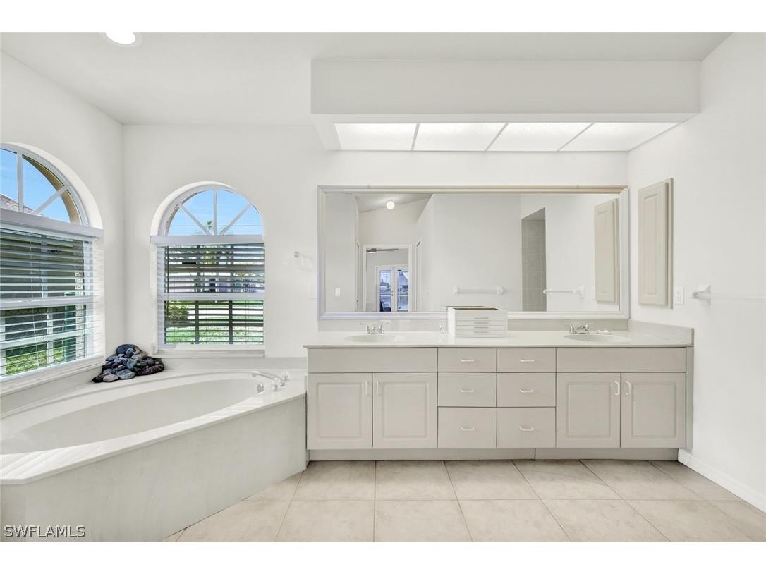 17 SE 15th Avenue Cape Coral FL 33990 226010152 image13