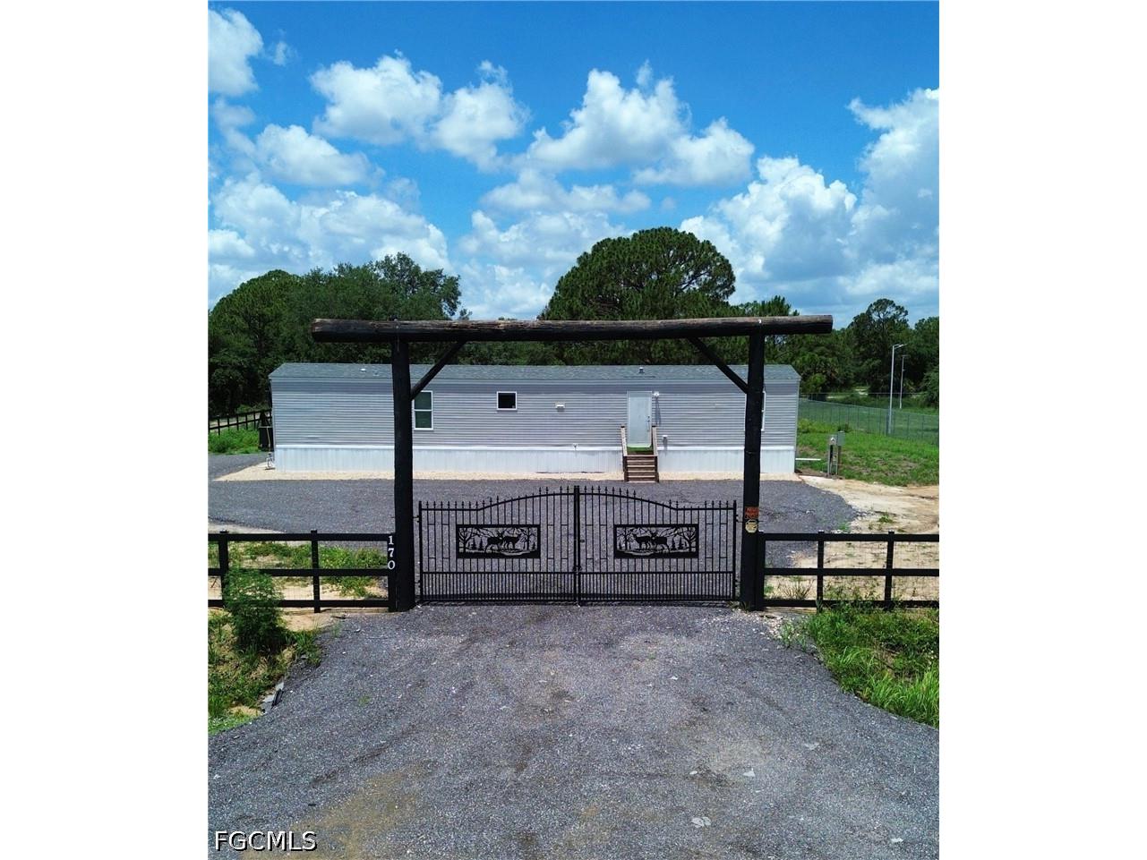 170 S Jinete Street Clewiston FL 33440 2026027074 image1