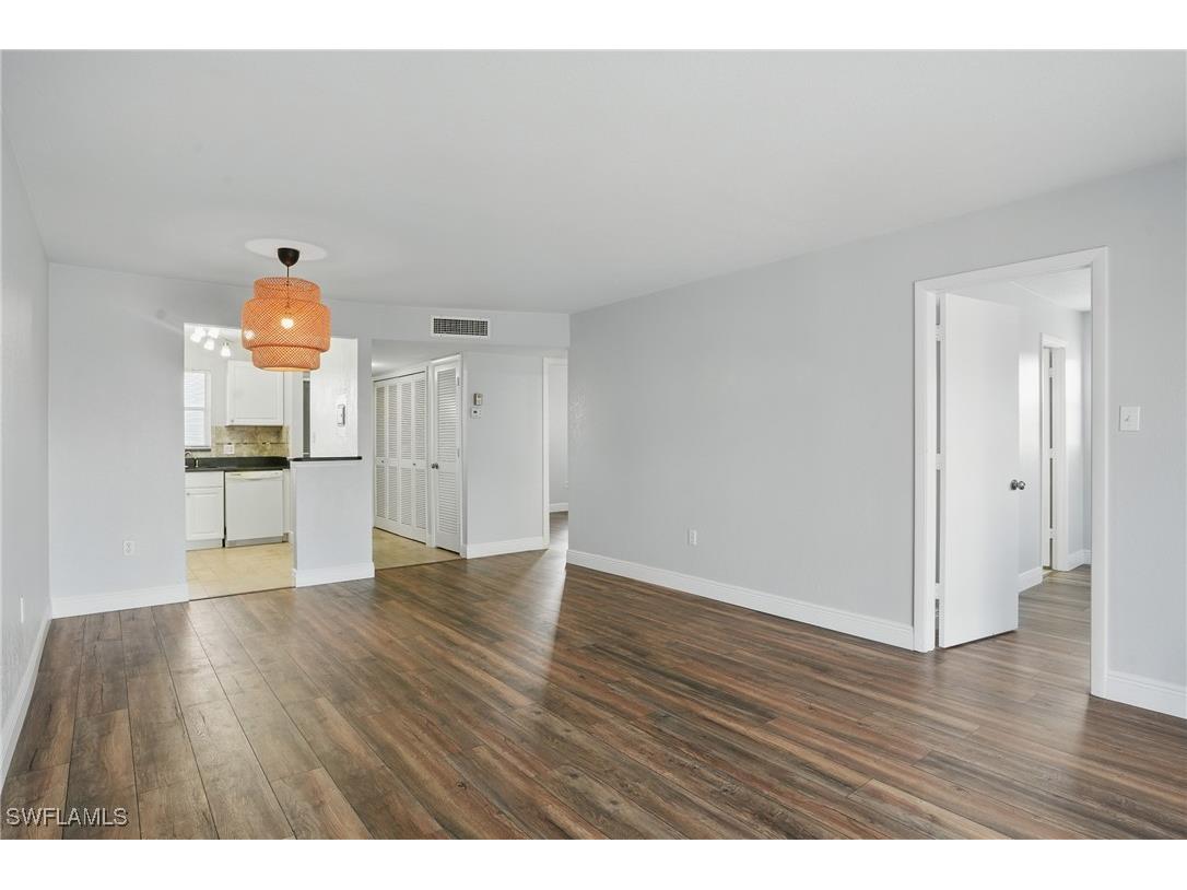 170 Turtle Lake Court #301 Naples FL 34105 225056029 image1