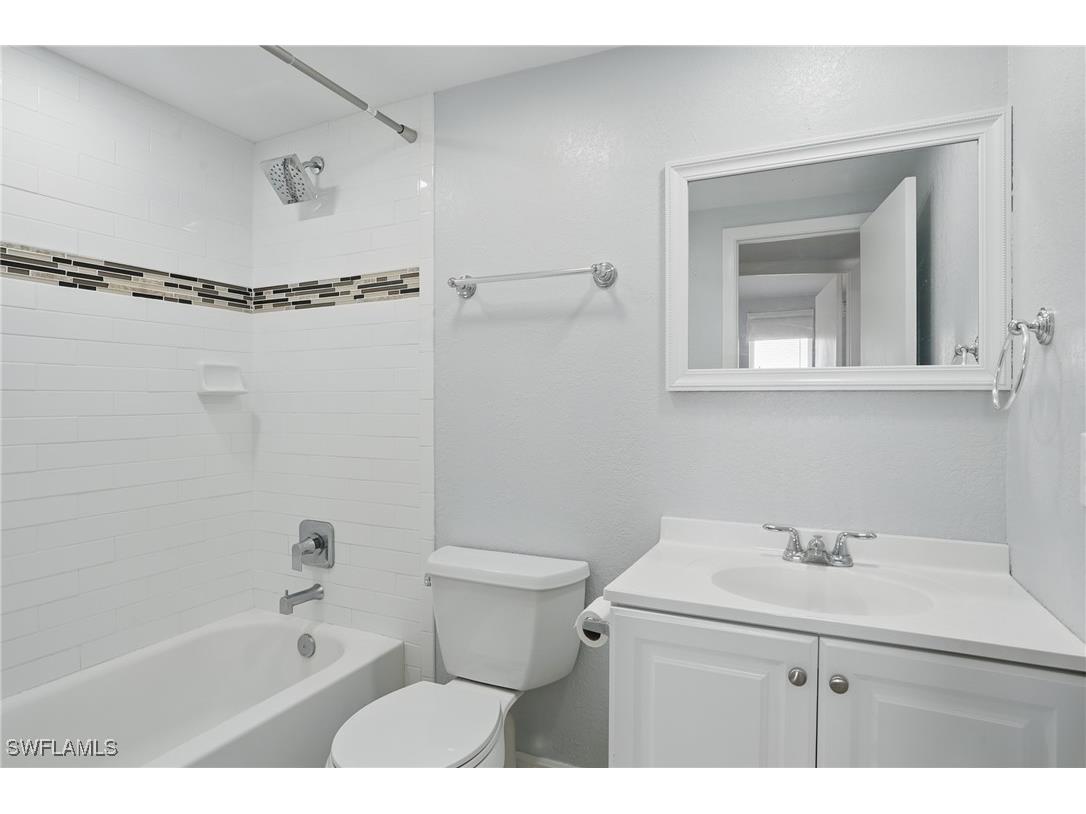 170 Turtle Lake Court #301 Naples FL 34105 225056029 image17