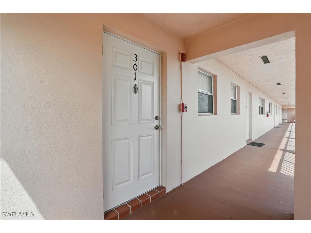 170 Turtle Lake Court #301 Naples FL 34105 225056029 image23