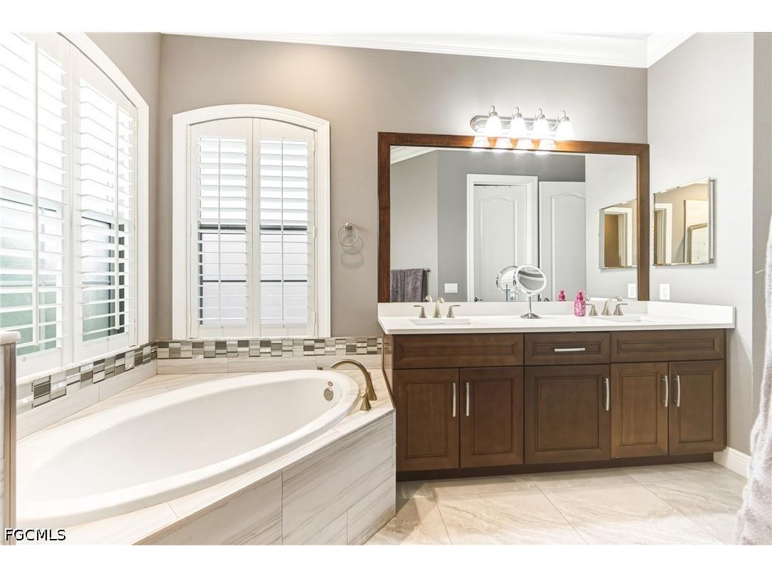 1700 43rd Terrace SW Naples FL 34116 2026022463 image8