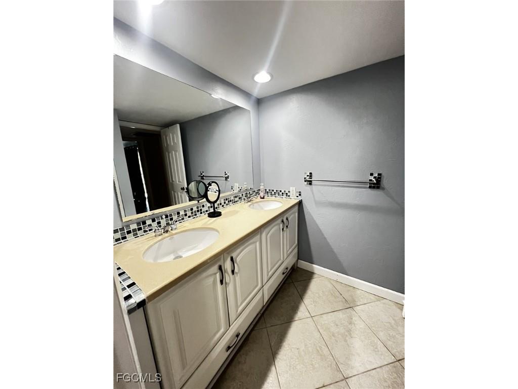 1700 Park Meadows Drive #1 Fort Myers FL 33907 2025002838 image10