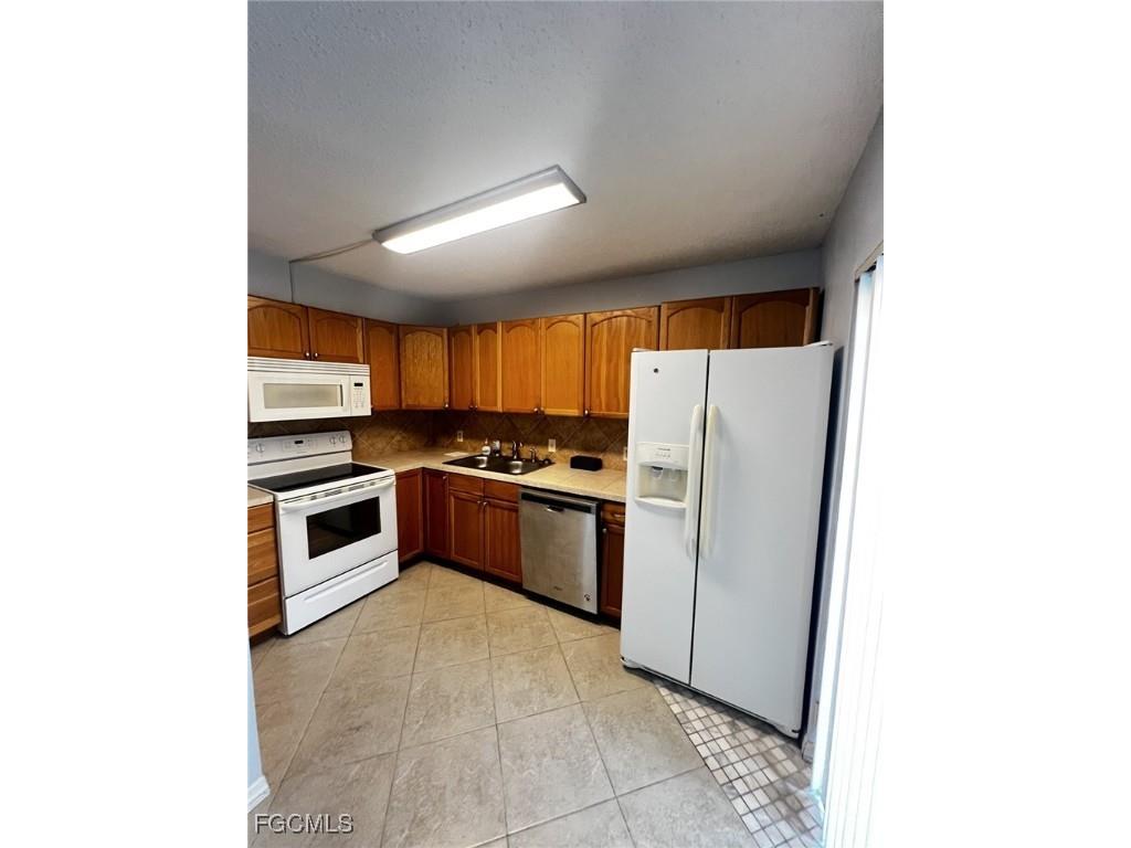 1700 Park Meadows Drive #1 Fort Myers FL 33907 2025002838 image5