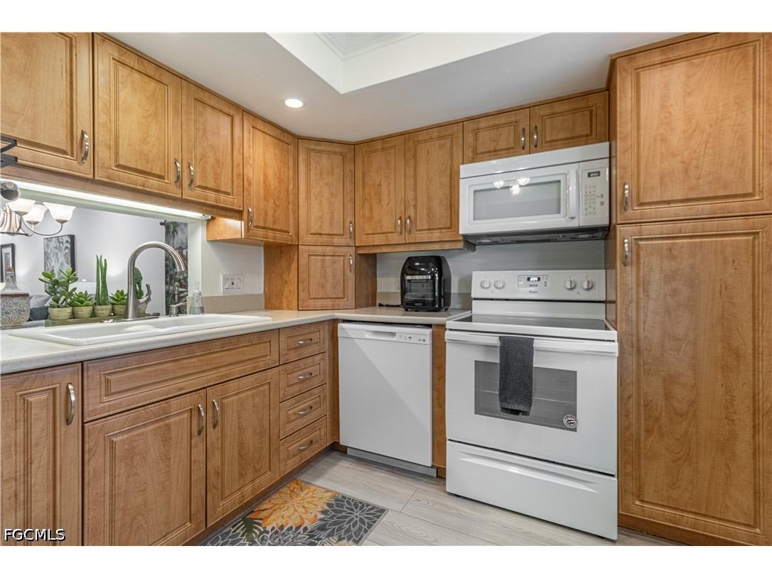 1700 Pine Valley Drive #118 Fort Myers FL 33907 2026017870 image2