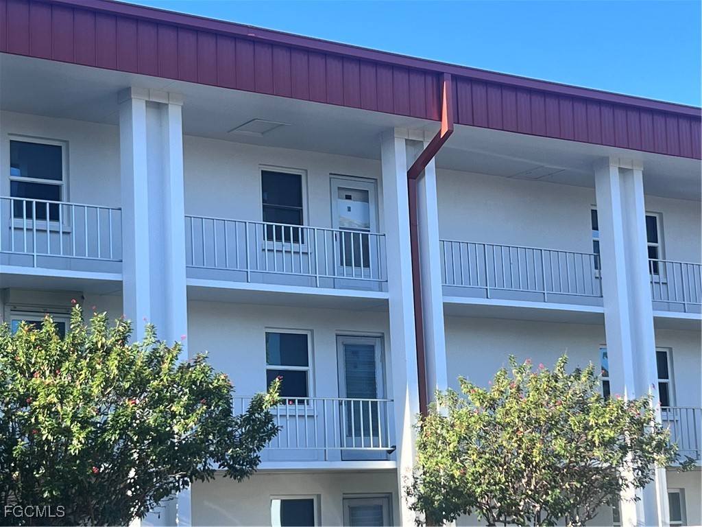 1700 Pine Valley Drive #204 Fort Myers FL 33907 2026000667 image1