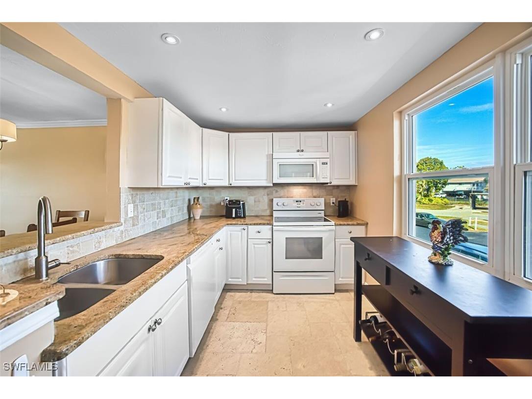 1700 Pine Valley Drive #206 Fort Myers FL 33907 226003733 image2