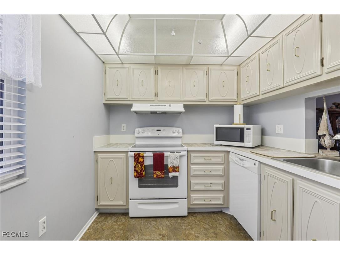 1700 Pine Valley Drive #215 Fort Myers FL 33907 2025019530 image11