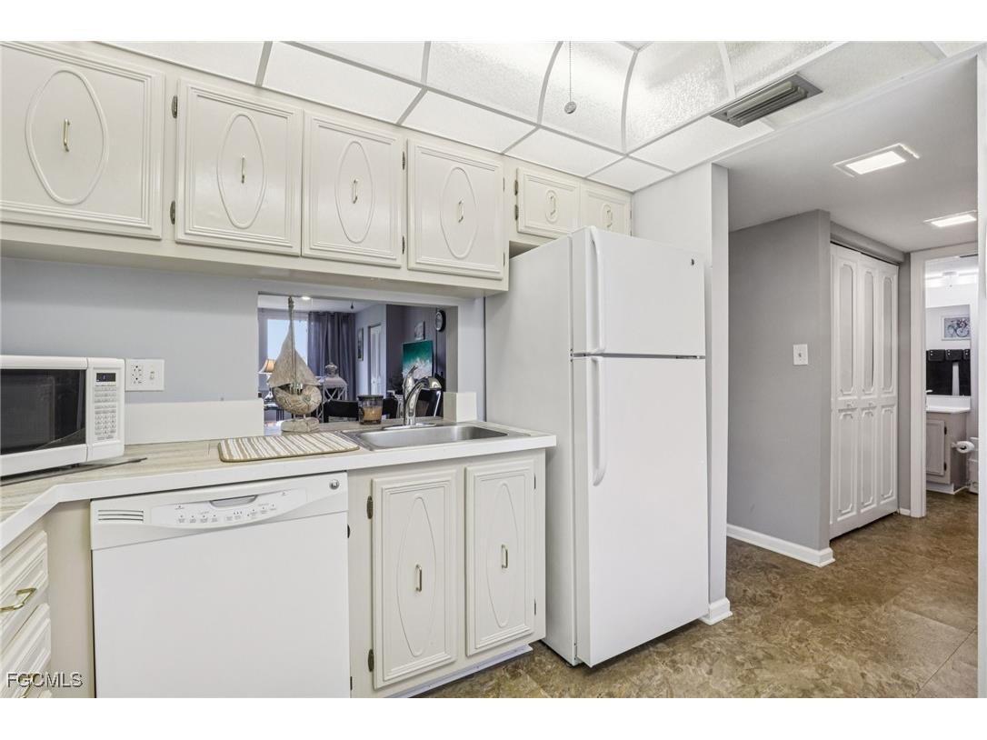 1700 Pine Valley Drive #215 Fort Myers FL 33907 2025019530 image12