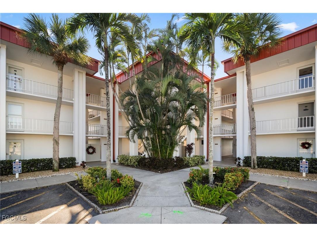 1700 Pine Valley Drive #314 Fort Myers FL 33907 2025023790 image2