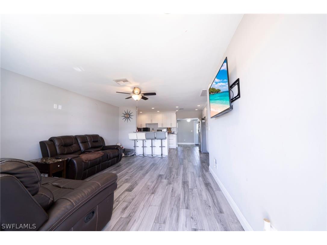 1701 Framingham Court Fort Myers FL 33907 226007585 image2