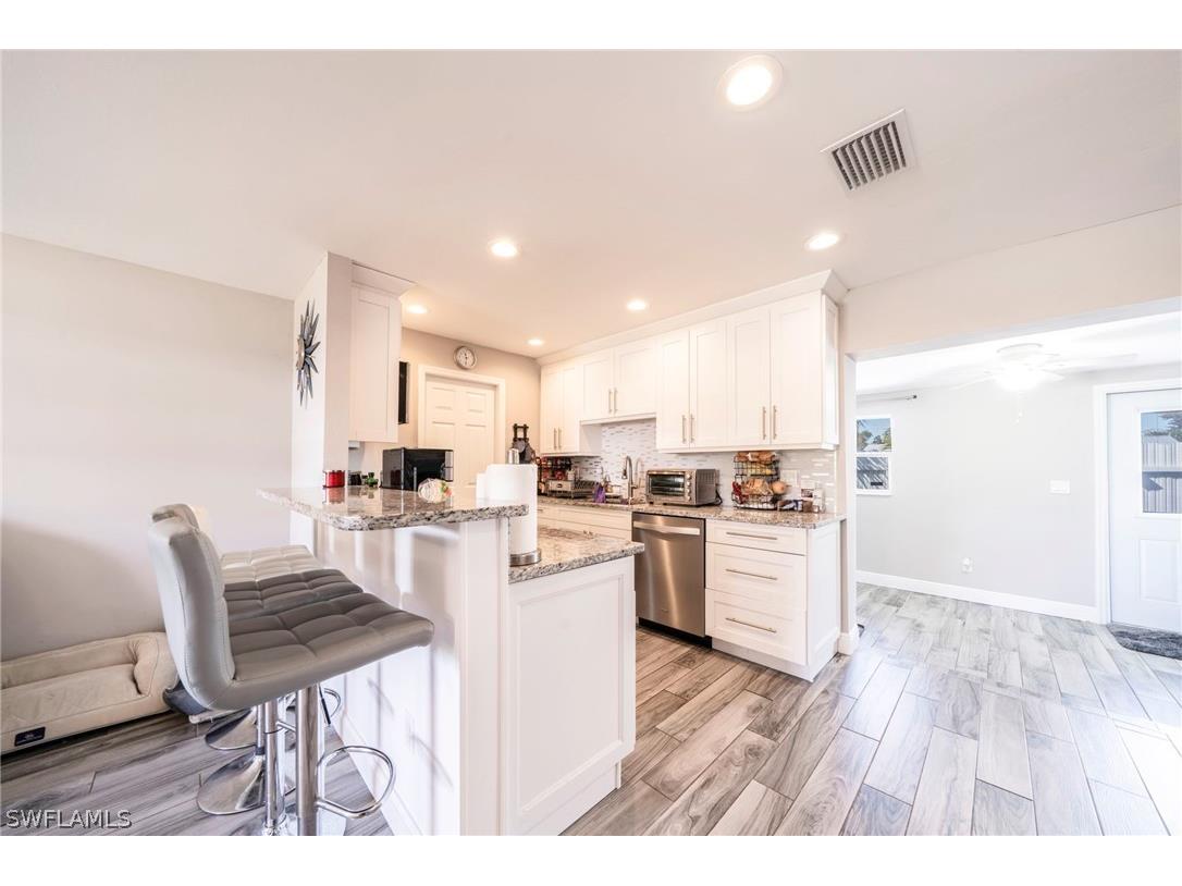 1701 Framingham Court Fort Myers FL 33907 226007585 image4