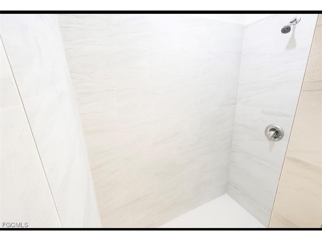 1701 NE 44th Terrace Cape Coral FL 33909 2025018599 image10