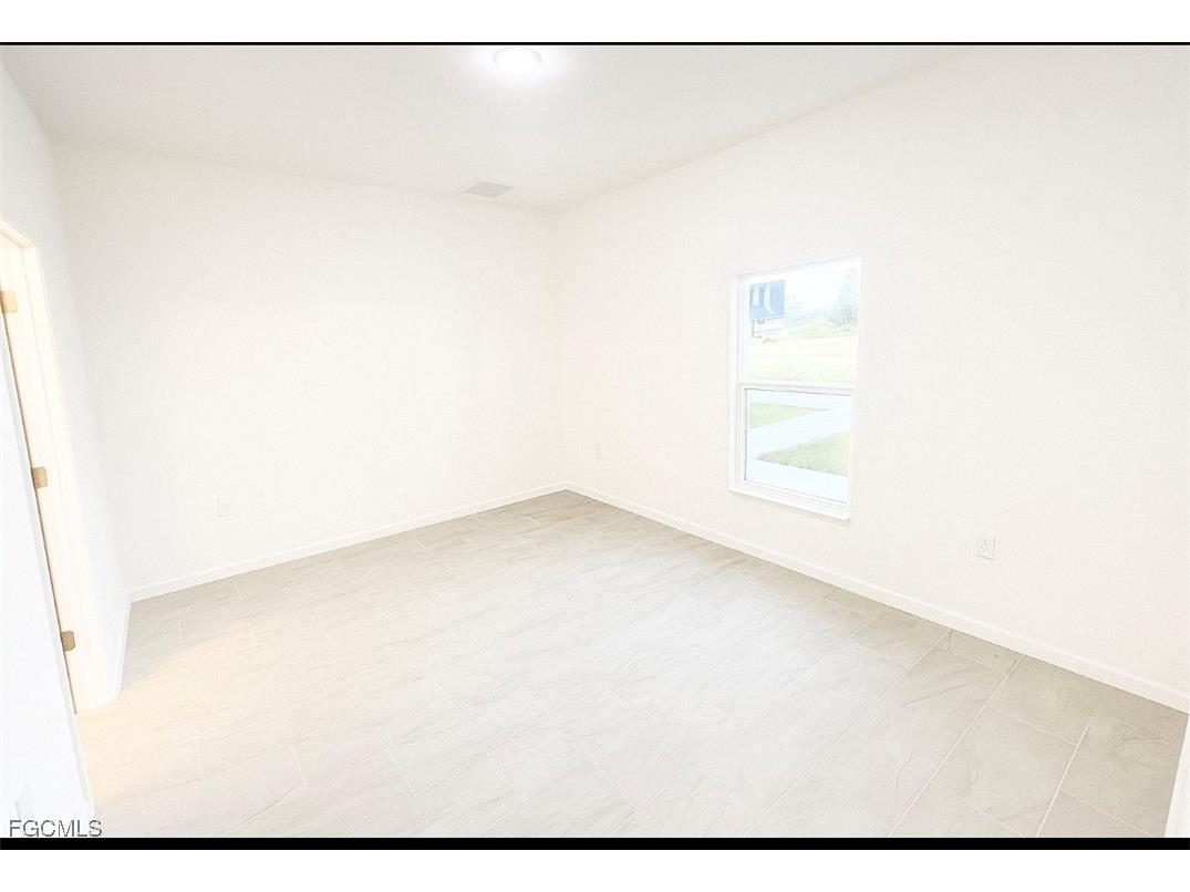 1701 NE 44th Terrace Cape Coral FL 33909 2025018599 image6