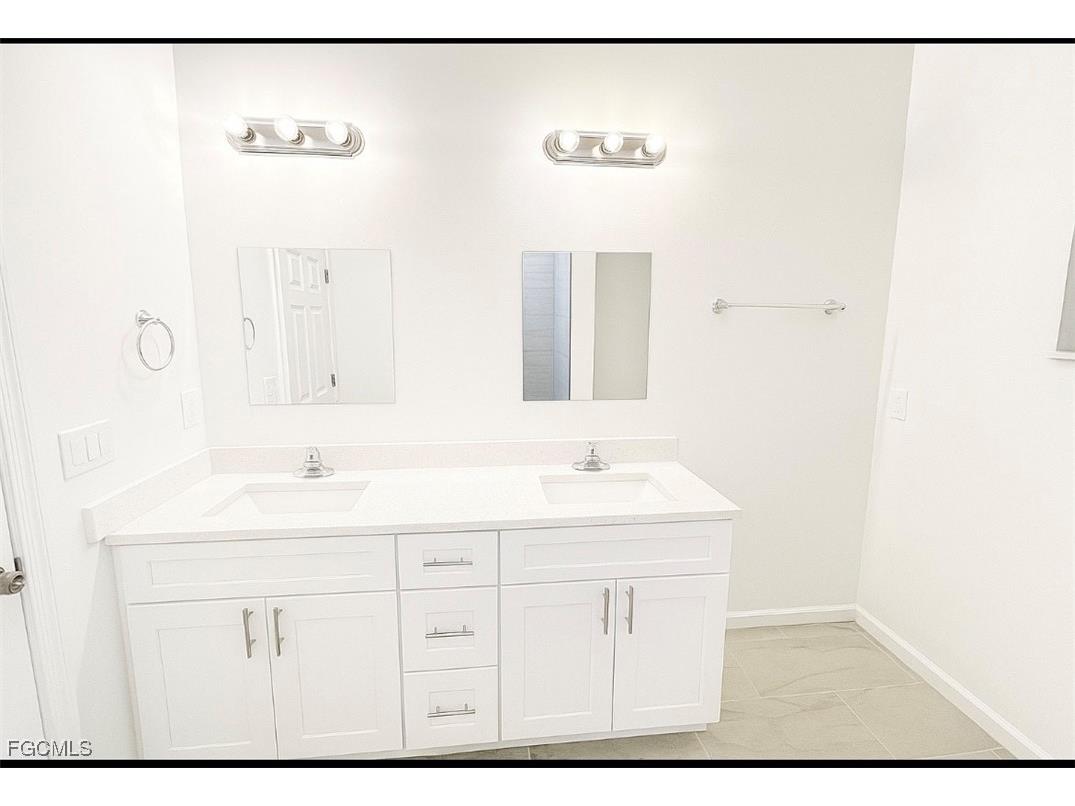 1701 NE 44th Terrace Cape Coral FL 33909 2025018599 image9