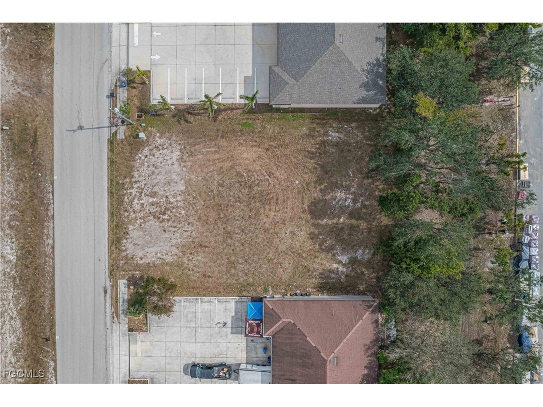 1702 NE 10th Terrace Cape Coral FL 33909 2025004280 image3